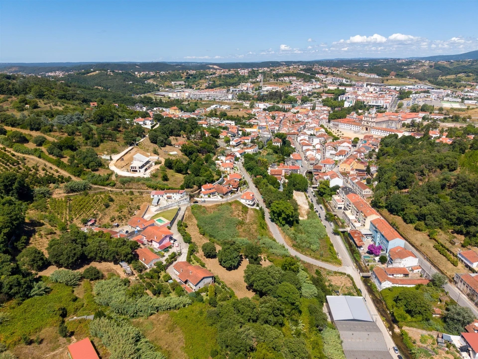 Terreno para Venda em Alcobaça e Vestiaria Foto 1