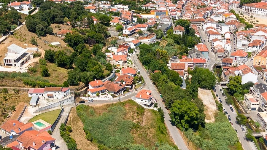 Terreno para Venda em Alcobaça e Vestiaria