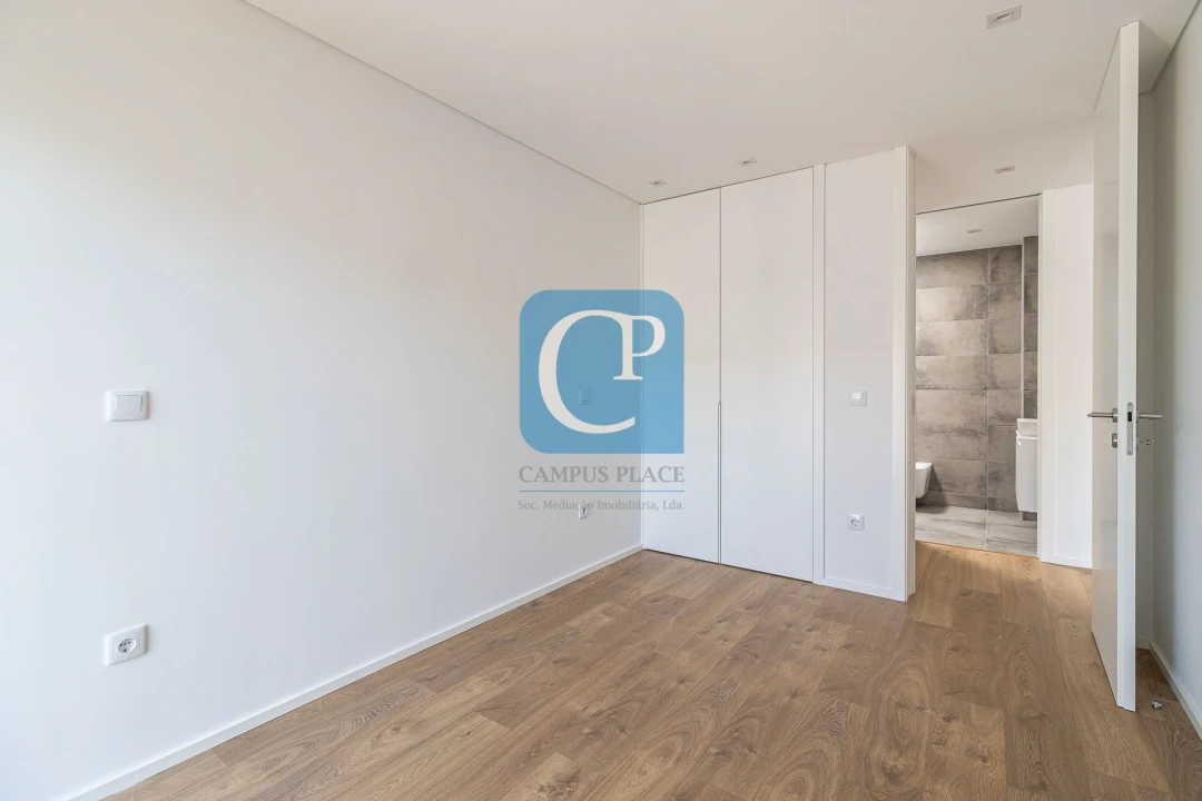 Apartamento T1 para Arrendamento em Paranhos Foto 9
