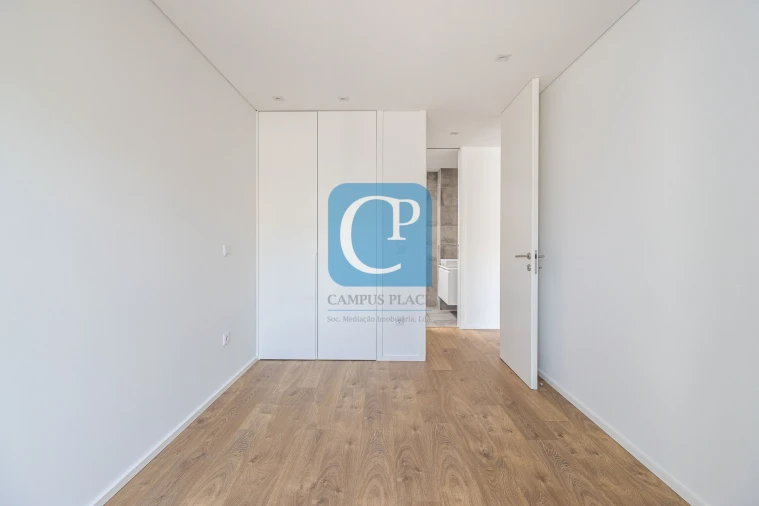 Apartamento T1 para Arrendamento em Paranhos Foto 10