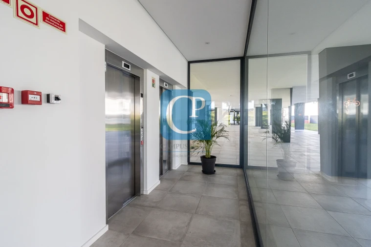 Apartamento T1 para Arrendamento em Paranhos Foto 20