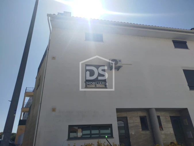 Moradia T3 para Venda em Currelos, Papízios e Sobral Foto 3