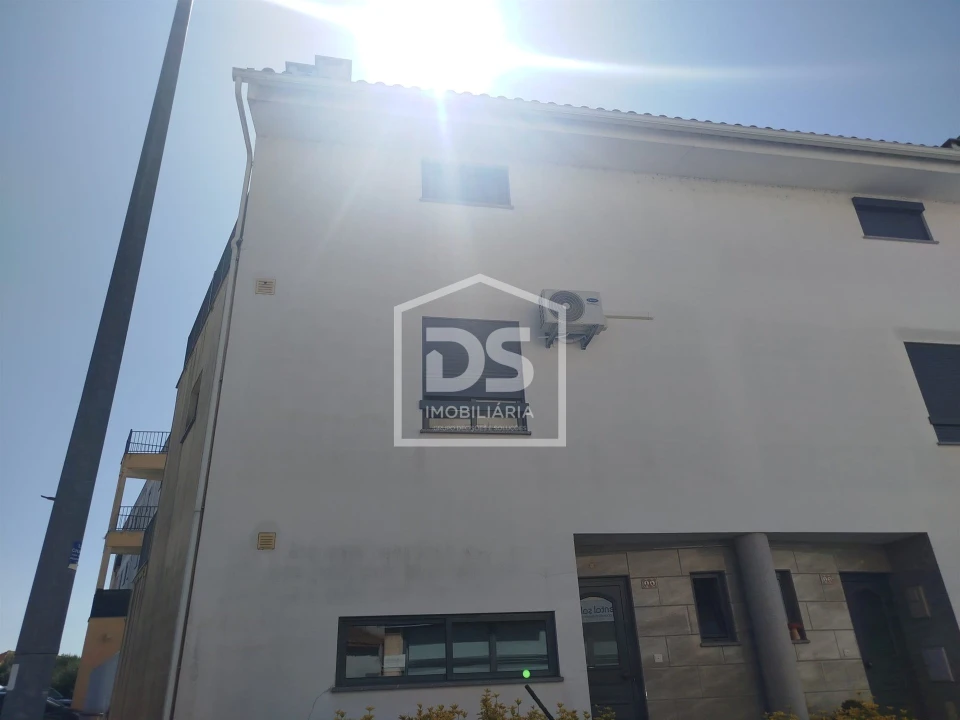 Moradia T3 para Venda em Currelos, Papízios e Sobral Foto 3