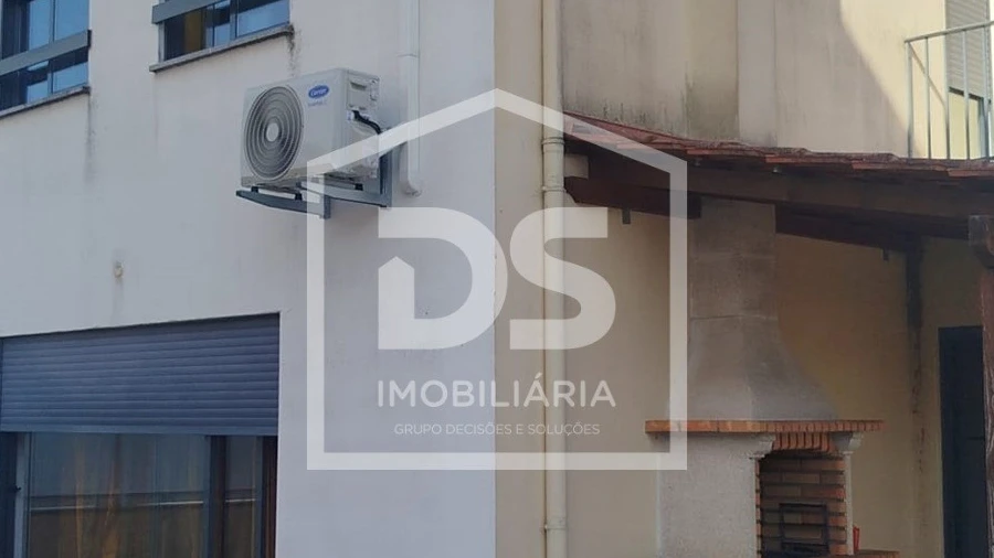 Moradia T3 para Venda em Currelos, Papízios e Sobral