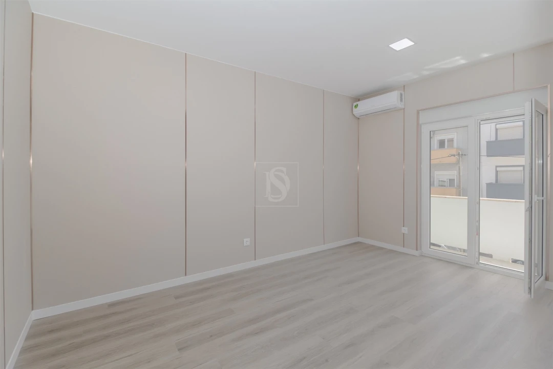 Apartamento T2 para Venda em Barreiro e Lavradio Foto 7