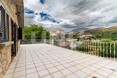 Moradia T5 para Venda em Unhais da Serra