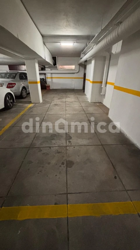 Garagem para Arrendamento em Vila Nova de Famalicão e Calendário
