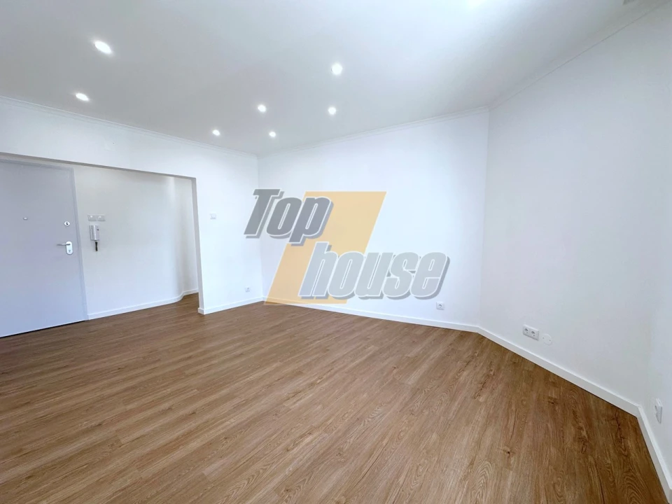 Apartamento T3 para Venda em Almada, Cova da Piedade, Pragal e Cacilhas Foto 3