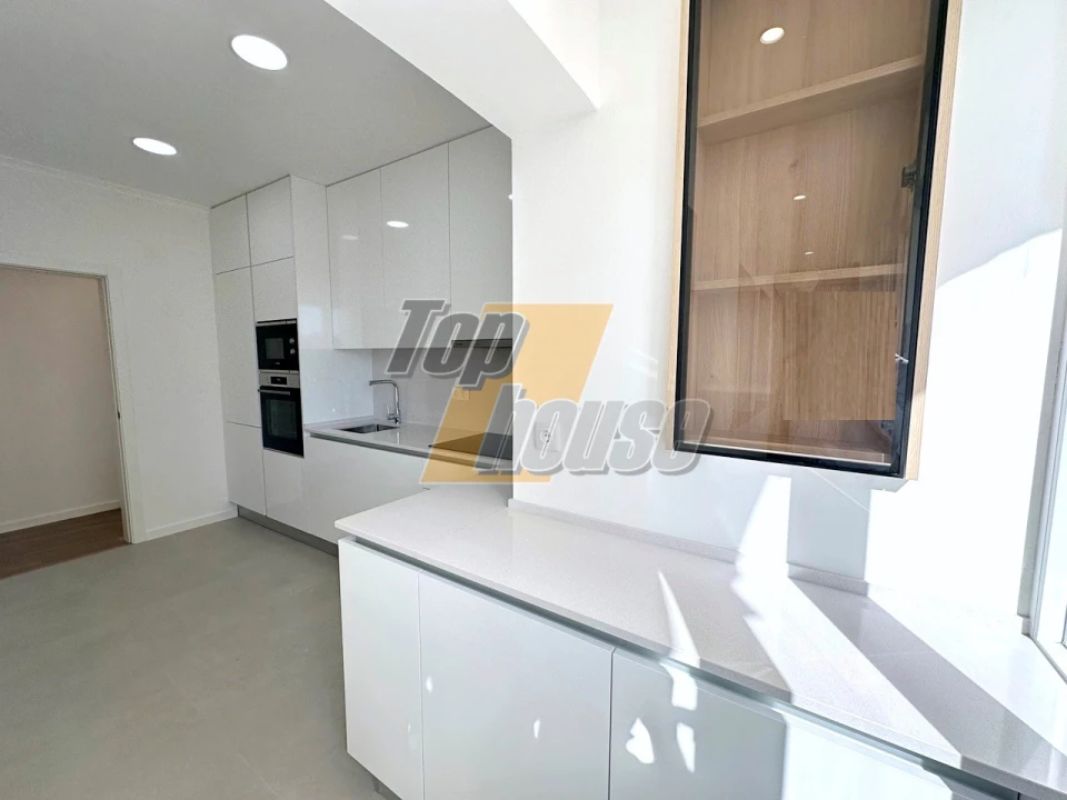 Apartamento T3 para Venda em Almada, Cova da Piedade, Pragal e Cacilhas Foto 4