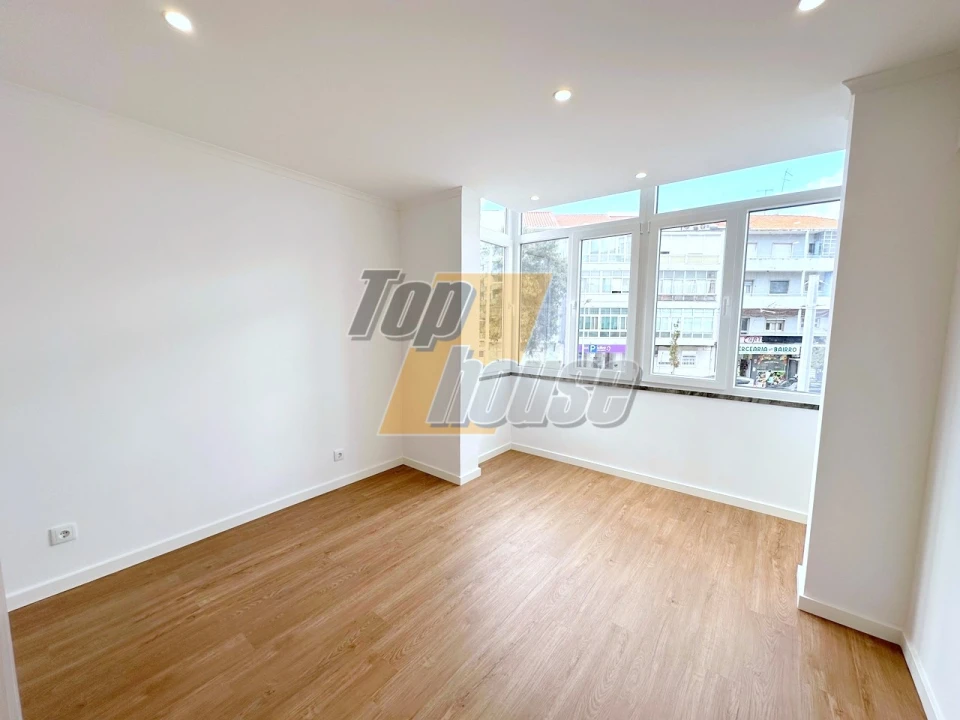 Apartamento T3 para Venda em Almada, Cova da Piedade, Pragal e Cacilhas Foto 12