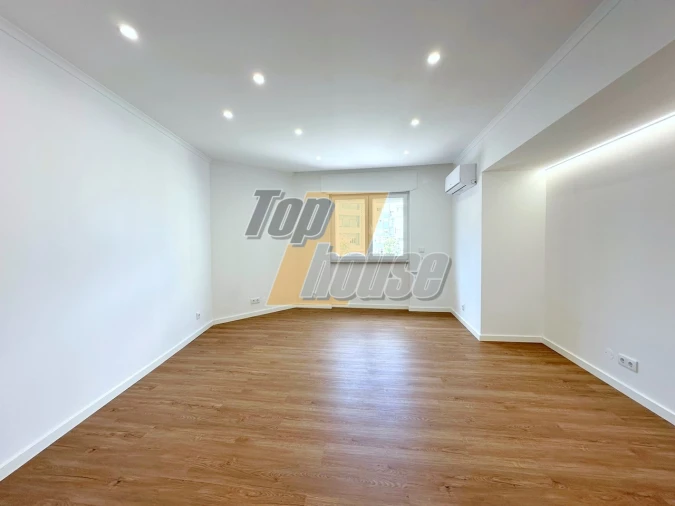 Apartamento T3 para Venda em Almada, Cova da Piedade, Pragal e Cacilhas Foto 2