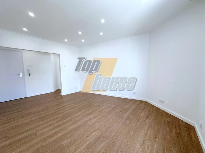Apartamento T3 para Venda em Almada, Cova da Piedade, Pragal e Cacilhas Foto 3