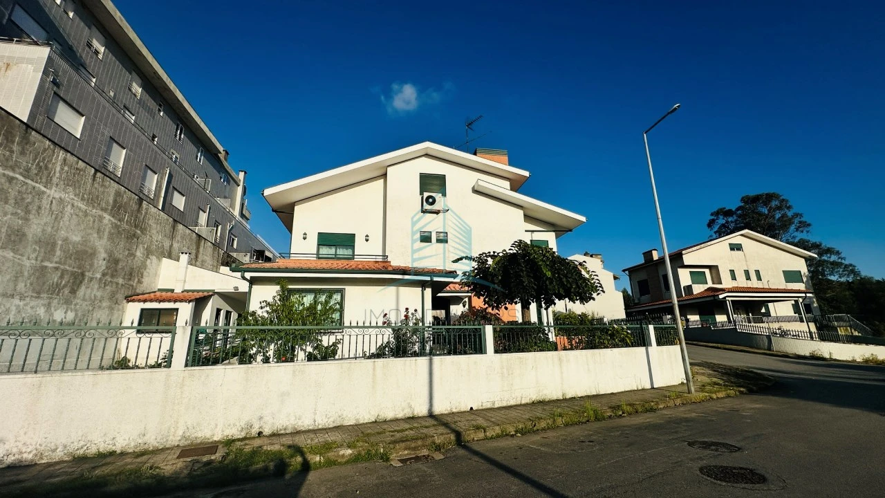 Moradia T4 para Venda em Gondomar (São Cosme), Valbom e Jovim Foto 2