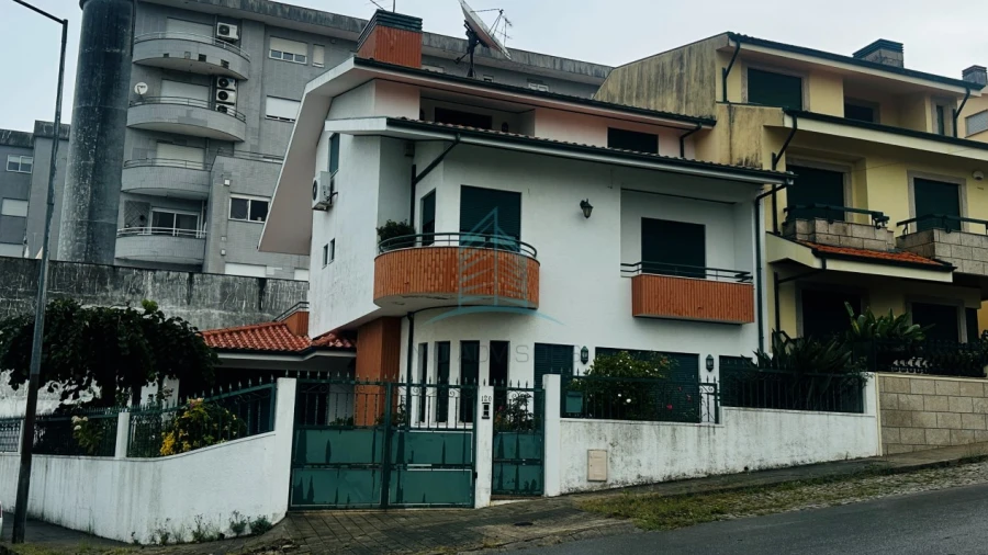 Moradia T4 para Venda em Gondomar (São Cosme), Valbom e Jovim