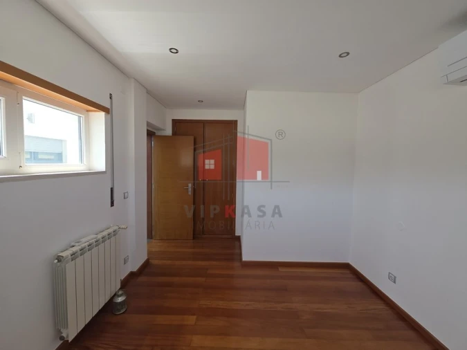Moradia T5 para Venda em Malveira e São Miguel de Alcainça Foto 8