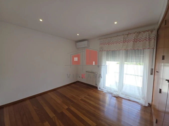 Moradia T5 para Venda em Malveira e São Miguel de Alcainça Foto 9