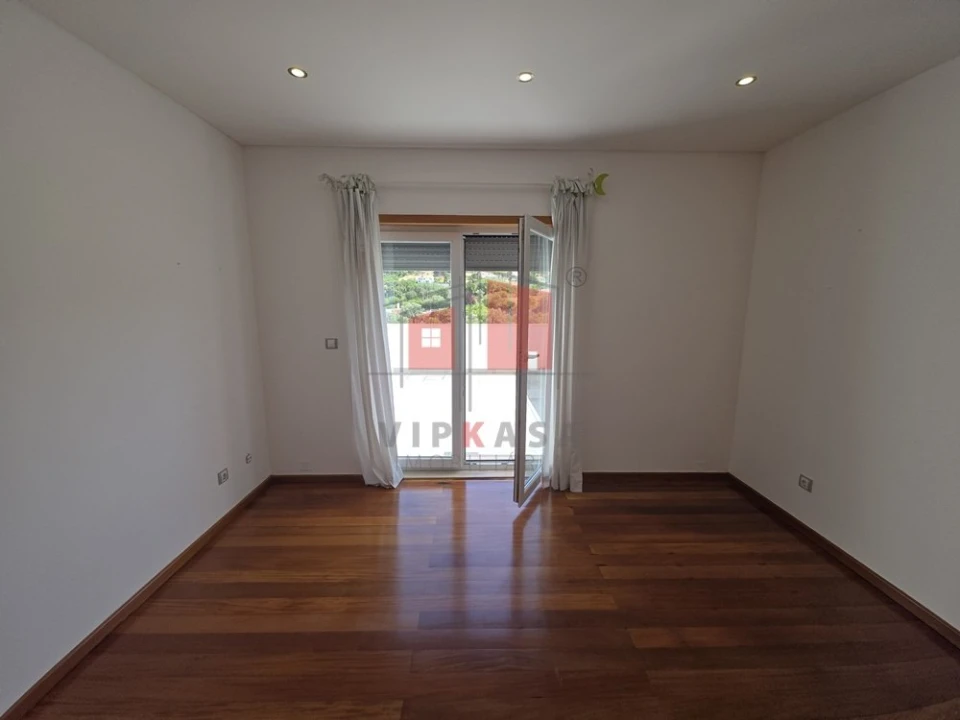 Moradia T5 para Venda em Malveira e São Miguel de Alcainça Foto 18