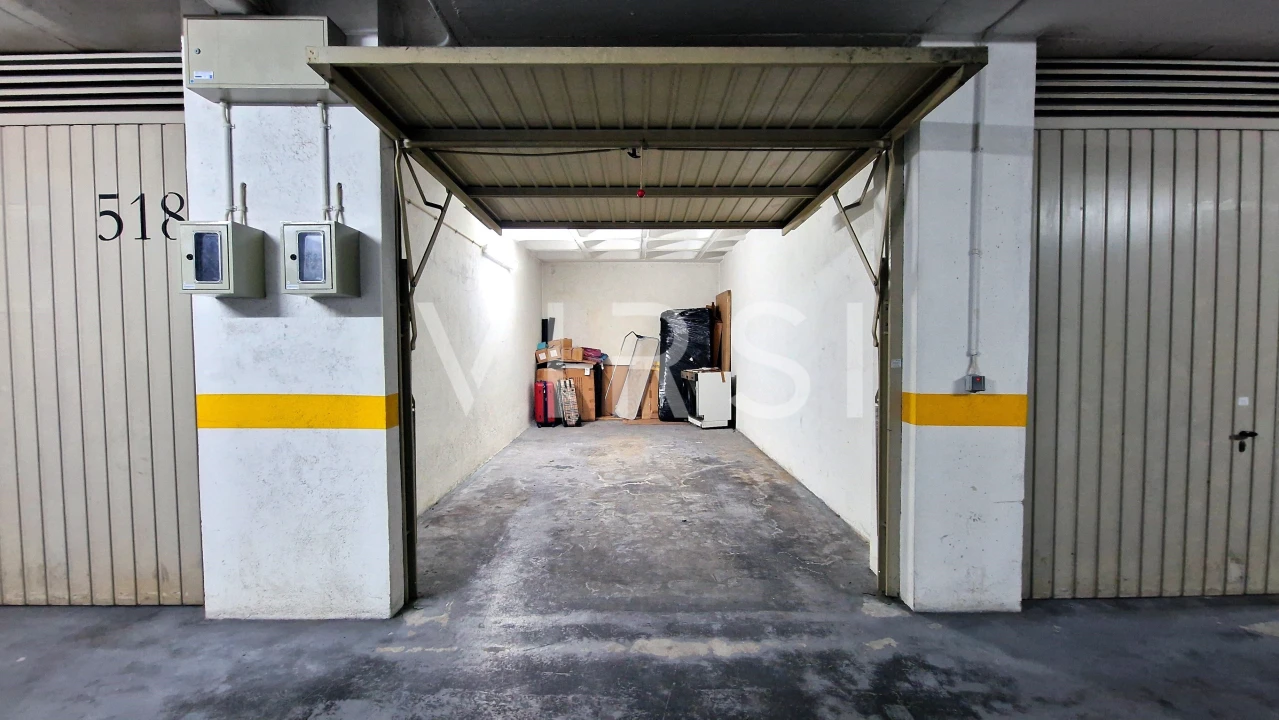 Garagem para Venda em Sé Nova, Santa Cruz, Almedina e São Bartolomeu Foto 4