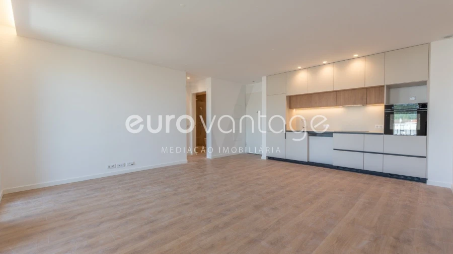 Apartamento T1 para Venda em Parceiros e Azoia
