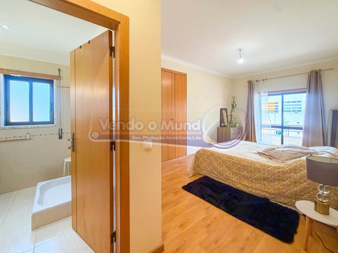 Apartamento T3 para Venda em Benavente Foto 18