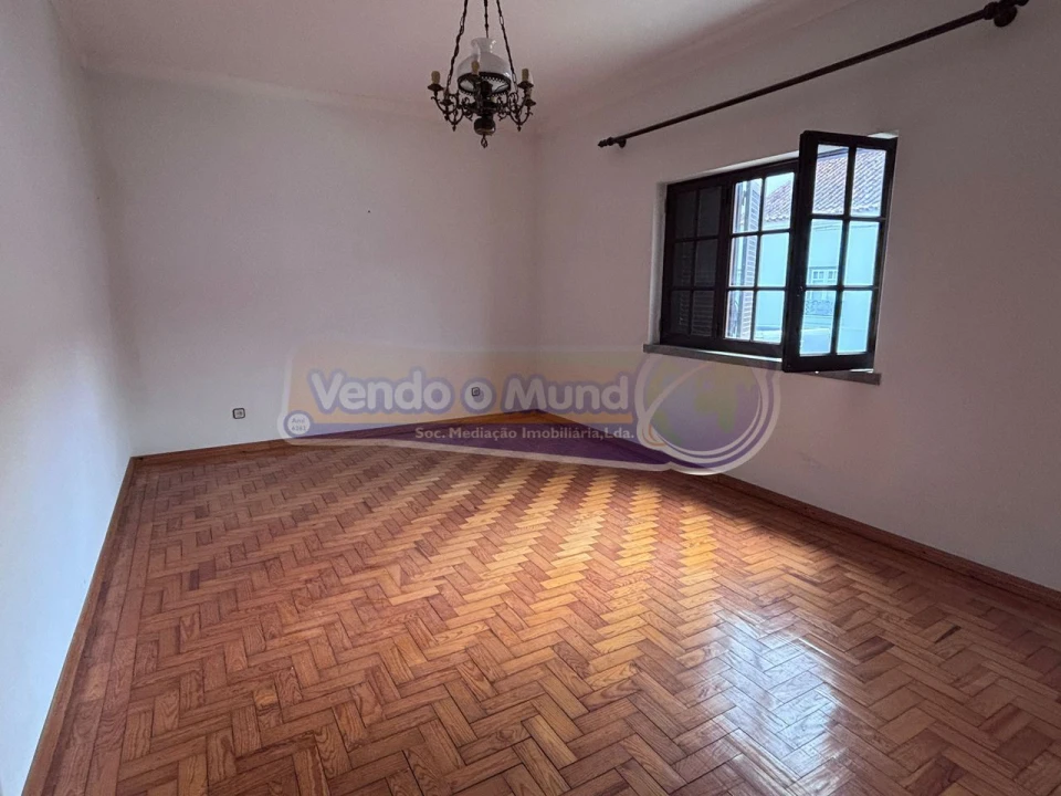 Moradia T4 para Venda em Couço Foto 12