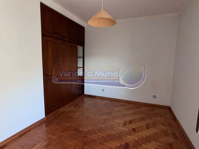 Moradia T4 para Venda em Couço Foto 18