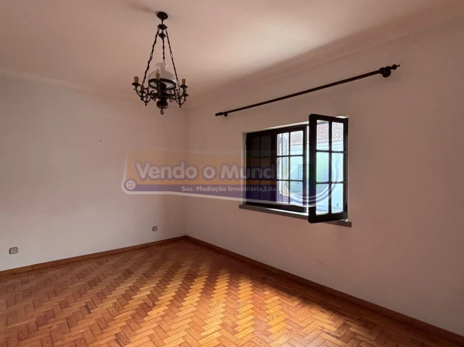 Moradia T4 para Venda em Couço Foto 13