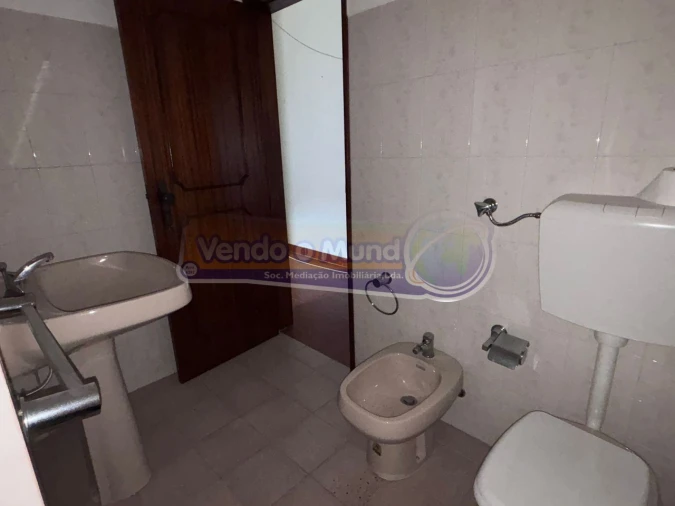 Moradia T4 para Venda em Couço Foto 17