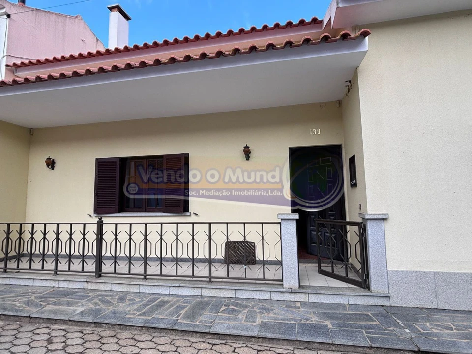Moradia T4 para Venda em Couço Foto 4