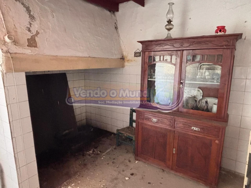 Moradia T2 para Venda em Mora Foto 4
