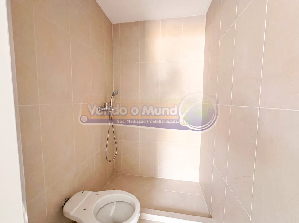 Moradia T1 para Venda em Benavente Foto 8