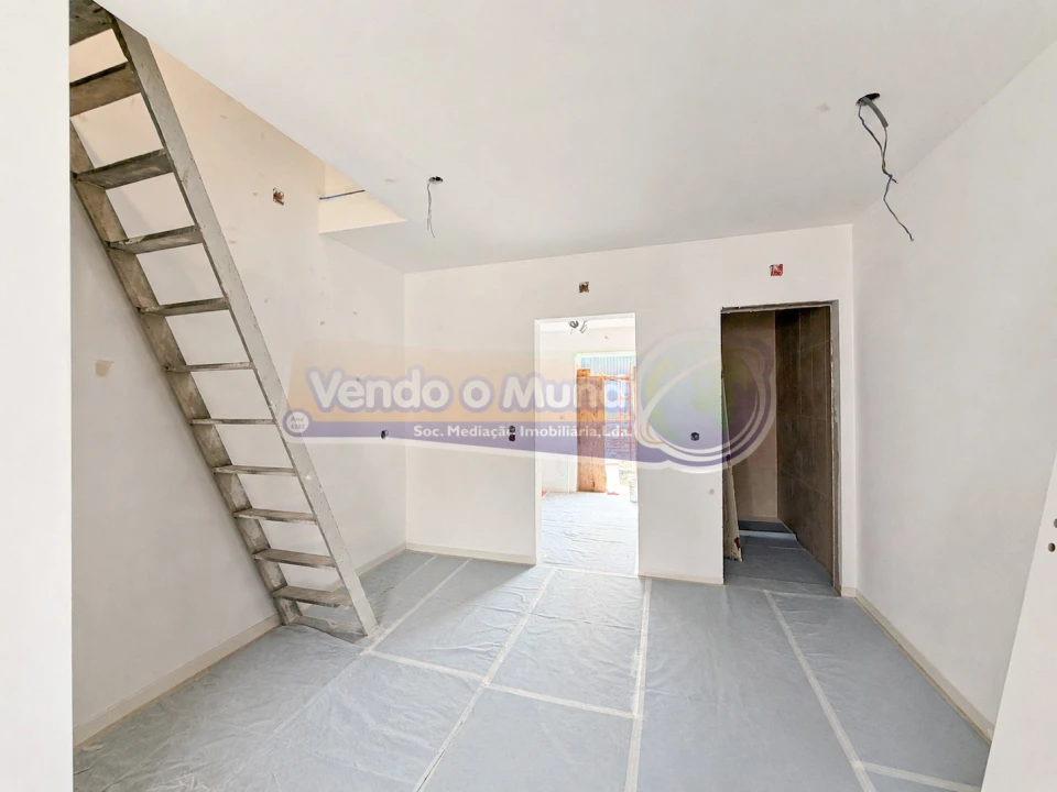 Moradia T1 para Venda em Benavente Foto 3