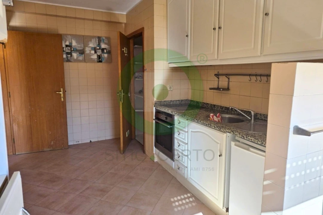 Apartamento T3 para Venda em Fânzeres e São Pedro da Cova Foto 2