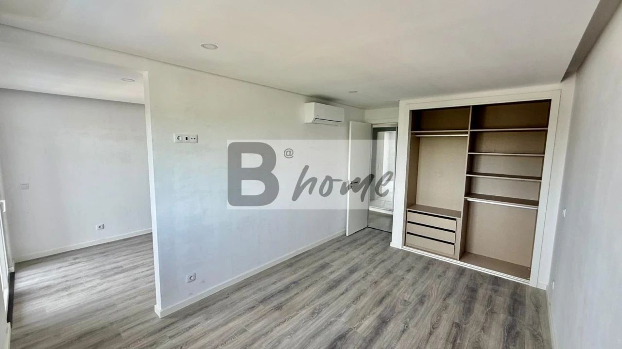 Apartamento T2 para Venda em Palmela Foto 11
