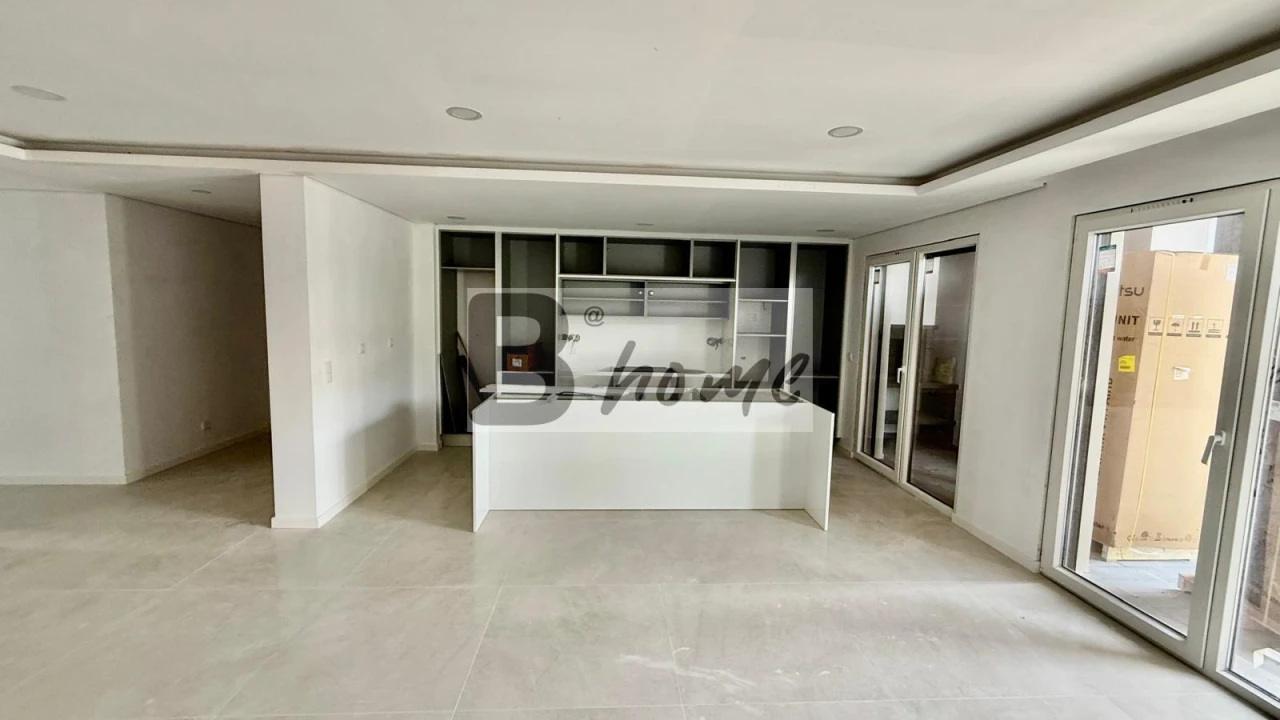 Apartamento T2 para Venda em Palmela Foto 5