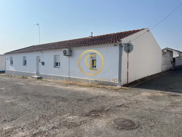 Moradia T3 para Venda em Castro Verde e Casével
