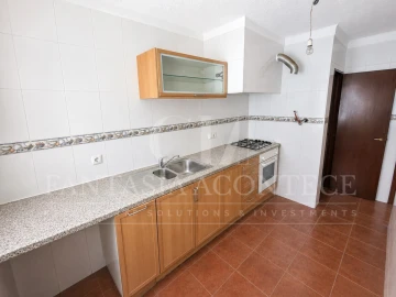 Apartamento T3 para Venda em Sé e São Lourenço