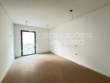 Apartamento T2 para Venda em Esgueira