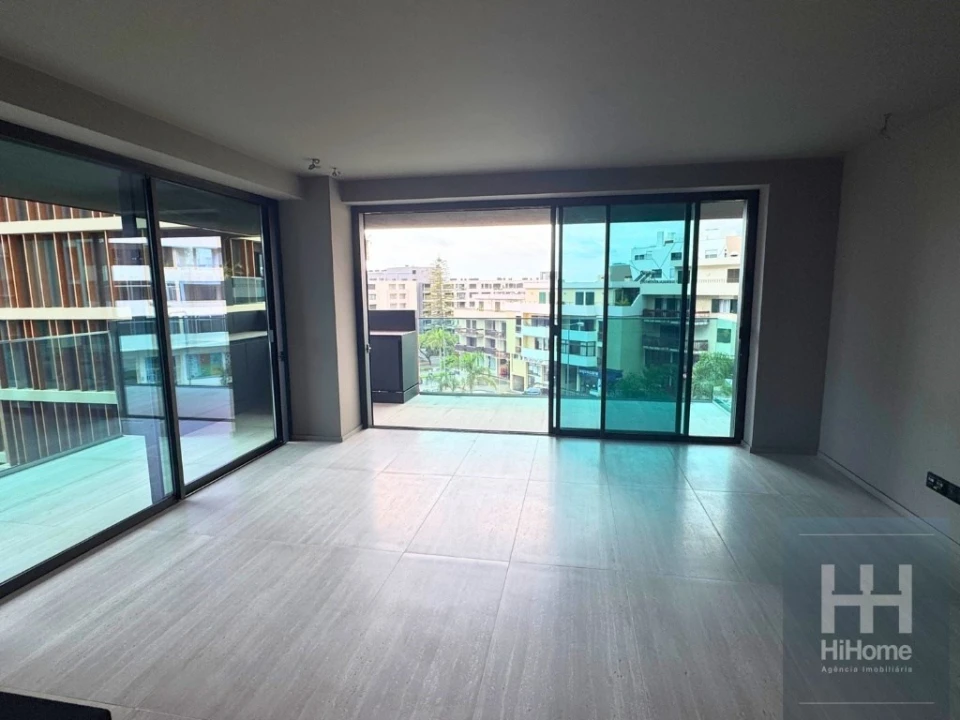 Apartamento T1 para Venda em São Martinho Foto 4