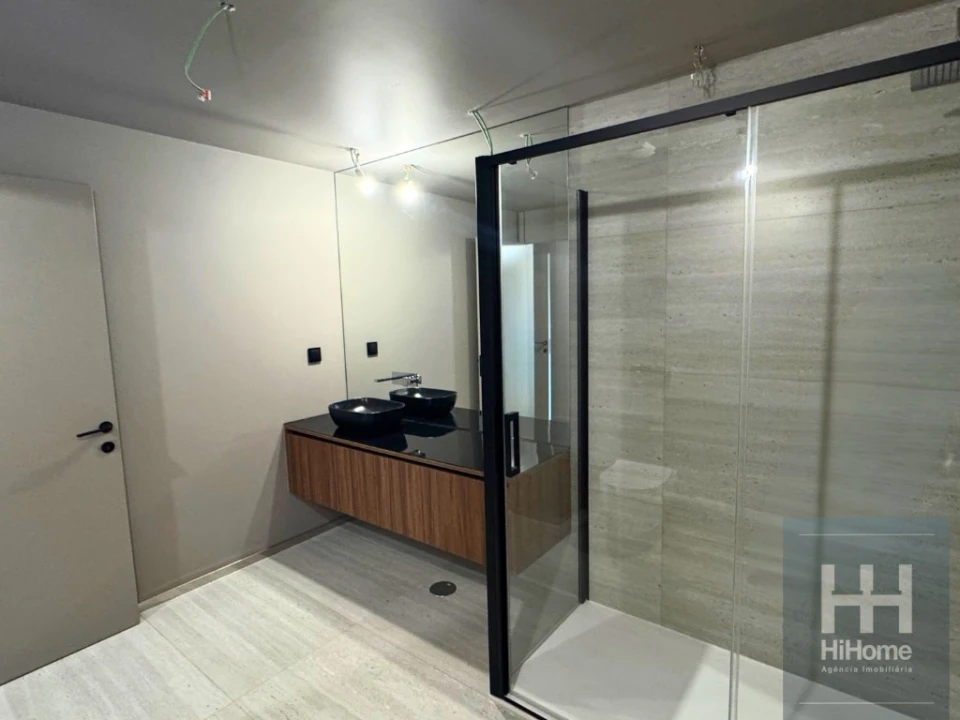 Apartamento T1 para Venda em São Martinho Foto 17