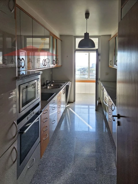 Apartamento T2 para Arrendamento em Lordelo do Ouro e Massarelos