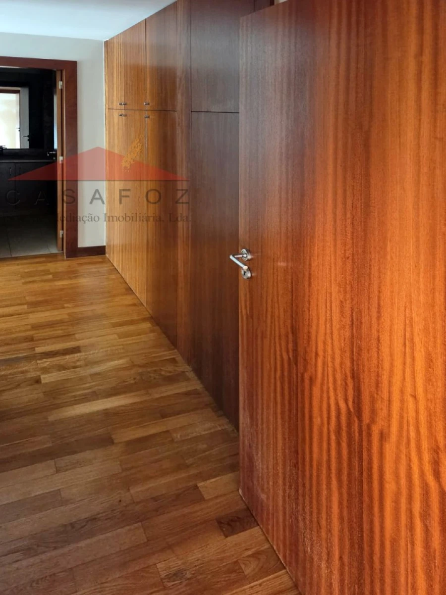 Apartamento T2 para Arrendamento em Lordelo do Ouro e Massarelos Foto 11