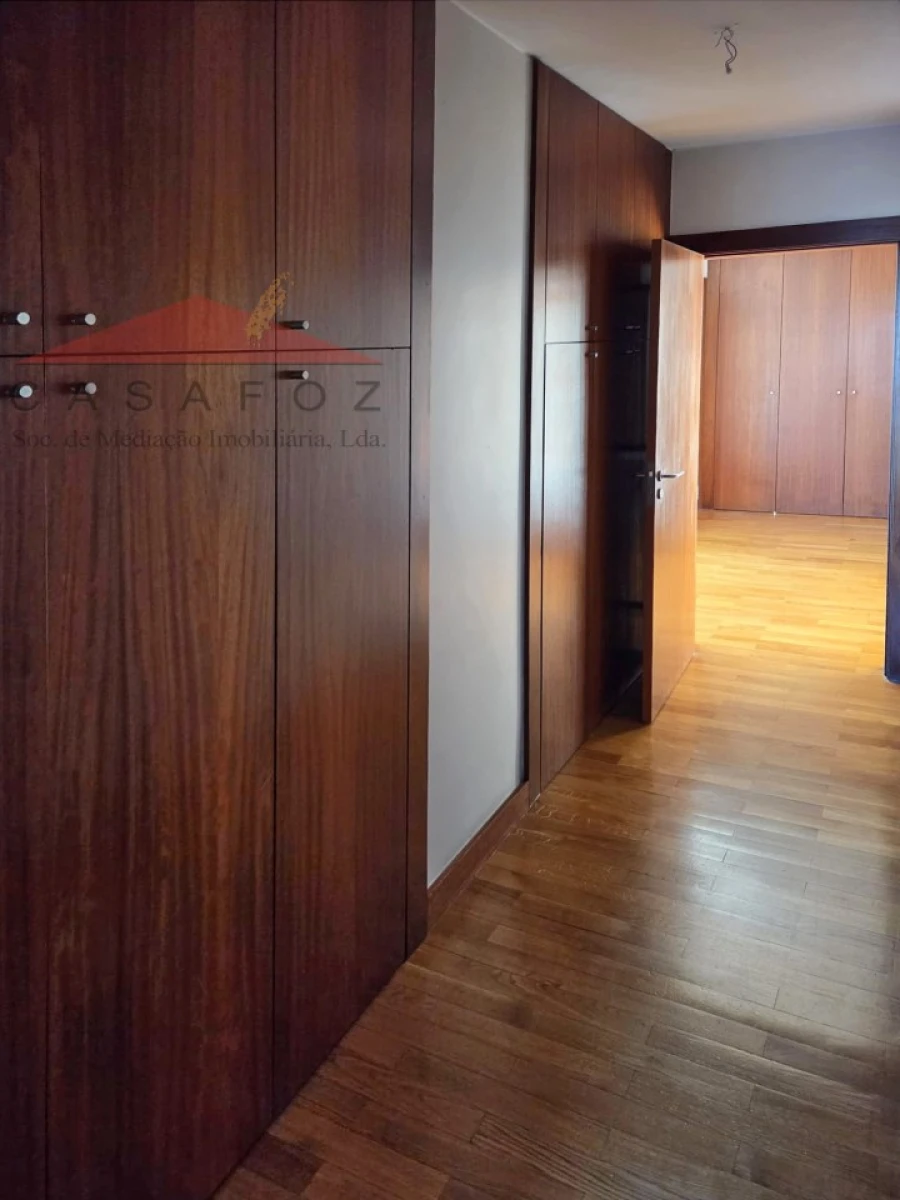 Apartamento T2 para Arrendamento em Lordelo do Ouro e Massarelos Foto 10