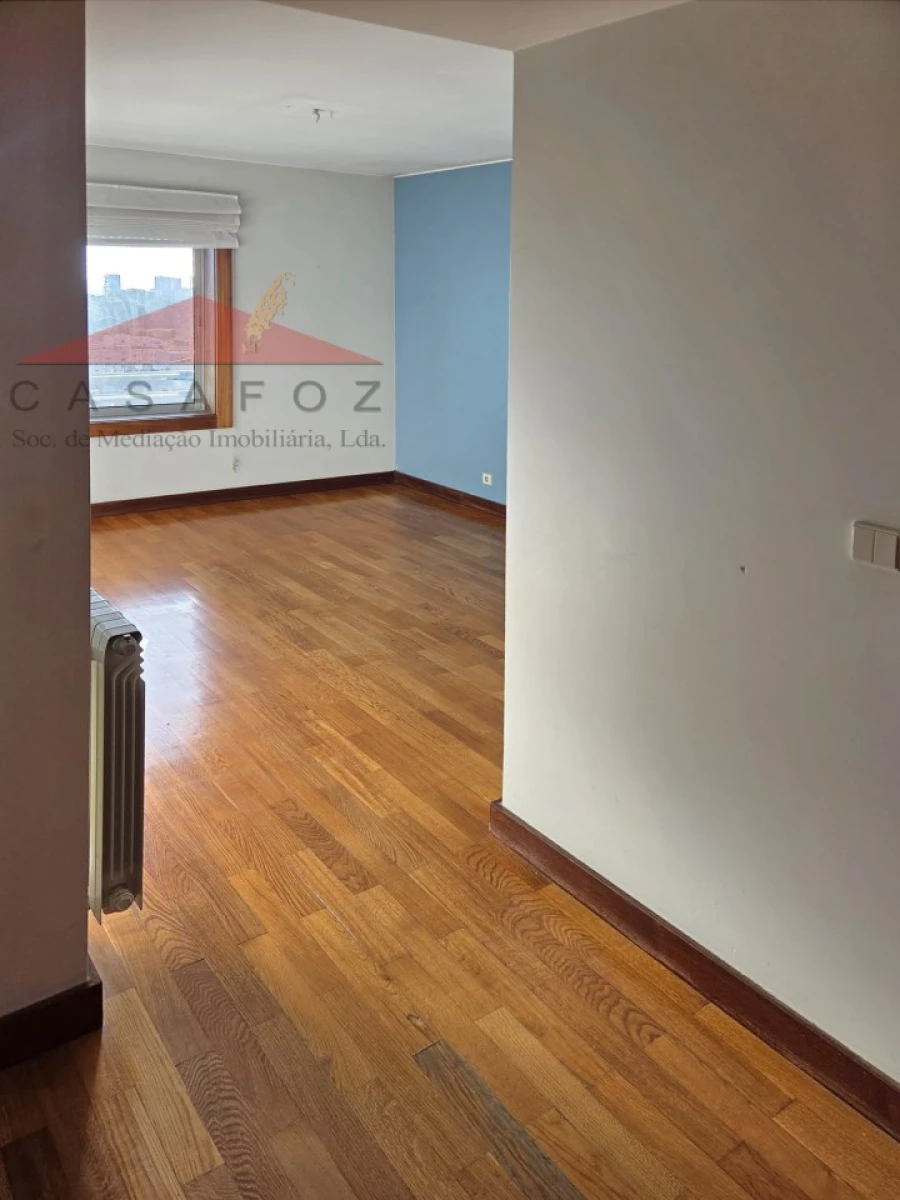 Apartamento T2 para Arrendamento em Lordelo do Ouro e Massarelos Foto 13
