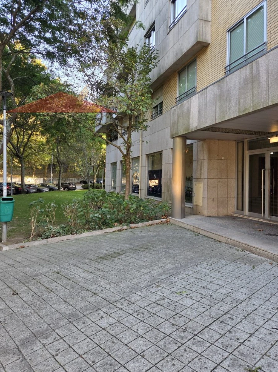 Apartamento T2 para Arrendamento em Lordelo do Ouro e Massarelos Foto 26