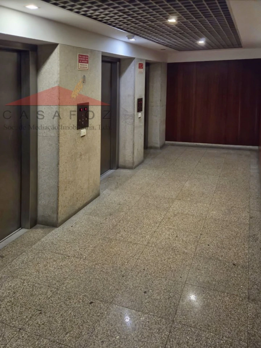 Apartamento T2 para Arrendamento em Lordelo do Ouro e Massarelos Foto 23