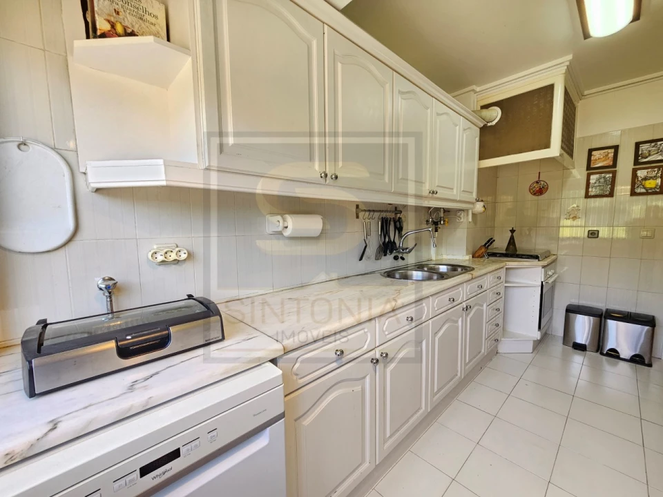 Apartamento T2 para Venda em Carnaxide e Queijas Foto 1