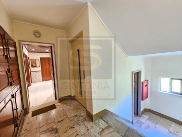 Apartamento T2 para Venda em Carnaxide e Queijas