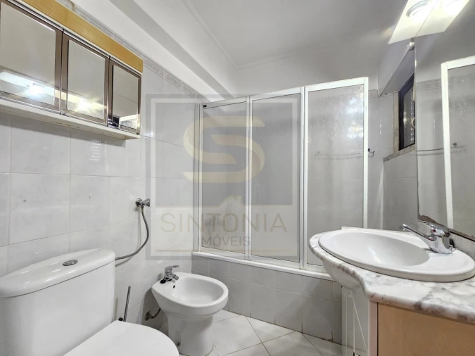 Apartamento T2 para Venda em Carnaxide e Queijas Foto 7