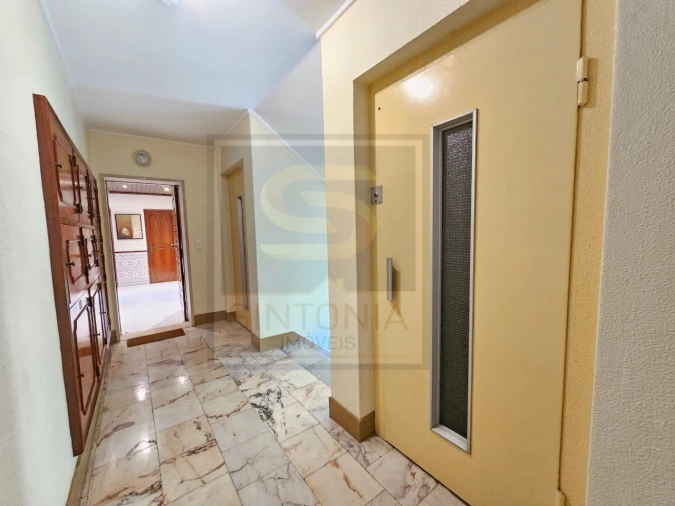 Apartamento T2 para Venda em Carnaxide e Queijas Foto 21